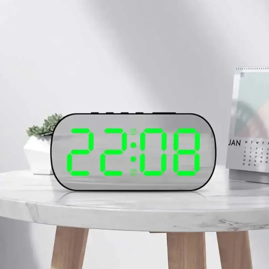 Reloj Digital Moderno con Pantalla LED